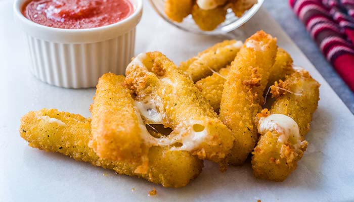 Ledgens Bar & Grill restaurant in Midland Texas cheese sticks appetizer